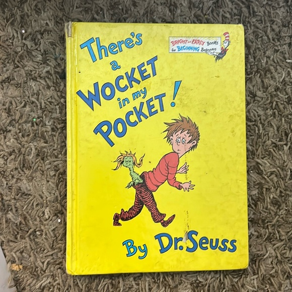 5 pound box of books random mixed the pictures is not guaranteed on what you get - Picture 1 of 1